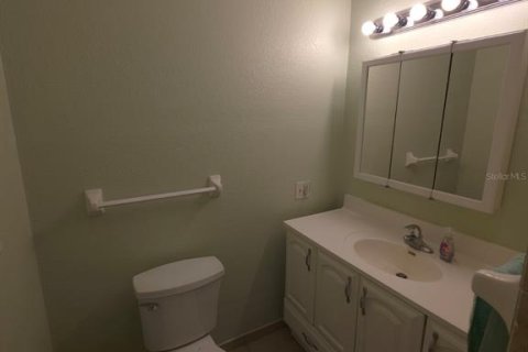House in Clermont, Florida 3 bedrooms, 98.38 sq.m. № 2139398 - photo 16