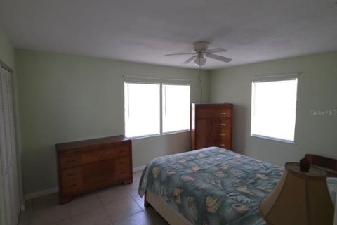 House in Clermont, Florida 3 bedrooms, 98.38 sq.m. № 2139398 - photo 18