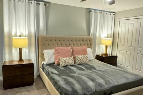Adosado en venta en Kissimmee, Florida, 4 dormitorios, 177.81 m2 № 1533987 - foto 2