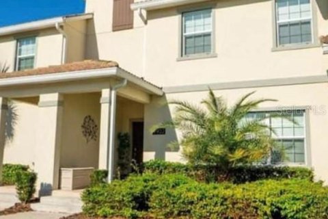 Adosado en venta en Kissimmee, Florida, 4 dormitorios, 177.81 m2 № 1533987 - foto 1