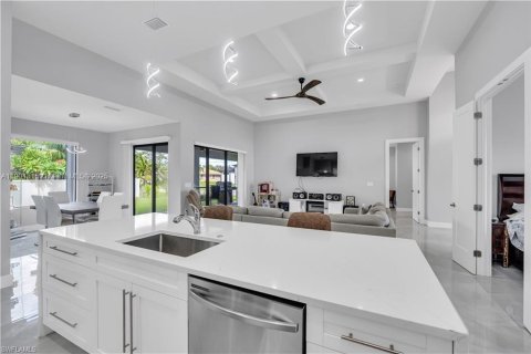 Casa en venta en Cape Coral, Florida, 3 dormitorios № 1951523 - foto 20