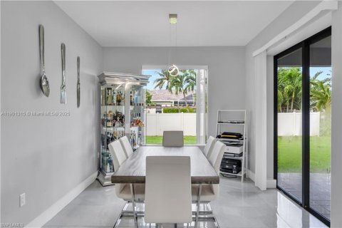 Casa en venta en Cape Coral, Florida, 3 dormitorios № 1951523 - foto 16