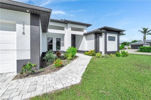 Casa en venta en Cape Coral, Florida, 3 dormitorios № 1951523 - foto 7