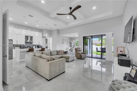 Casa en venta en Cape Coral, Florida, 3 dormitorios № 1951523 - foto 9