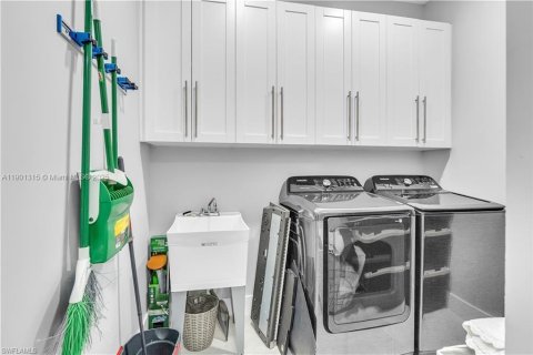 Casa en venta en Cape Coral, Florida, 3 dormitorios № 1951523 - foto 22