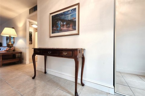 Condominio en venta en Lauderhill, Florida, 2 dormitorios, 80.82 m2 № 1937230 - foto 3