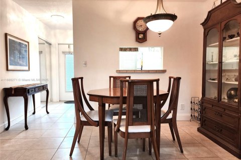 Condo in Lauderhill, Florida, 2 bedrooms  № 1937230 - photo 7