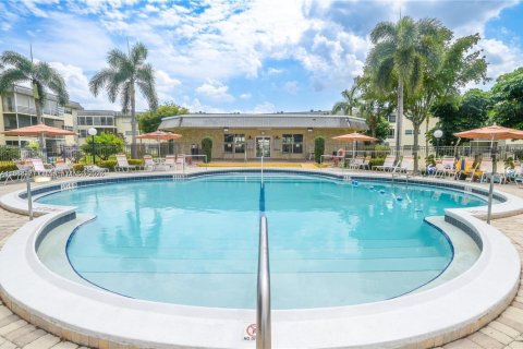 Copropriété à vendre à Lauderhill, Floride: 2 chambres, 80.82 m2 № 1937230 - photo 1