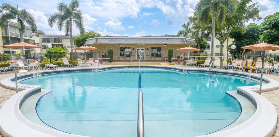 Condo à Lauderhill, Floride, 2 chambres  № 1937230