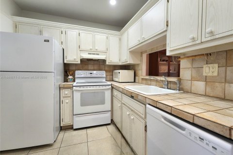 Copropriété à vendre à Lauderhill, Floride: 2 chambres, 80.82 m2 № 1937230 - photo 5