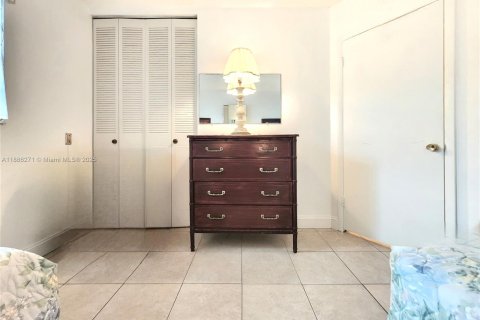 Condo in Lauderhill, Florida, 2 bedrooms  № 1937230 - photo 20