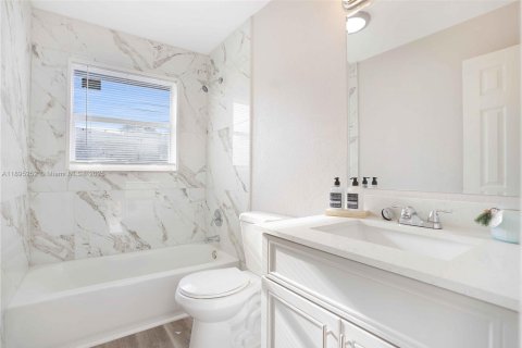 Villa ou maison à vendre à Fort Lauderdale, Floride: 4 chambres № 1947580 - photo 12