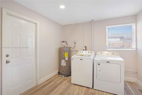 Villa ou maison à vendre à Fort Lauderdale, Floride: 4 chambres № 1947580 - photo 11