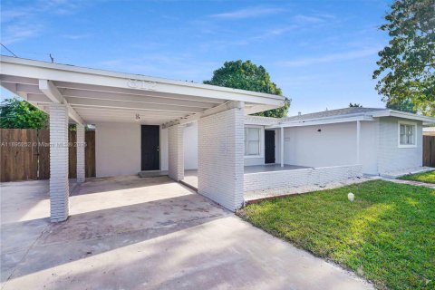 Villa ou maison à vendre à Fort Lauderdale, Floride: 4 chambres № 1947580 - photo 3