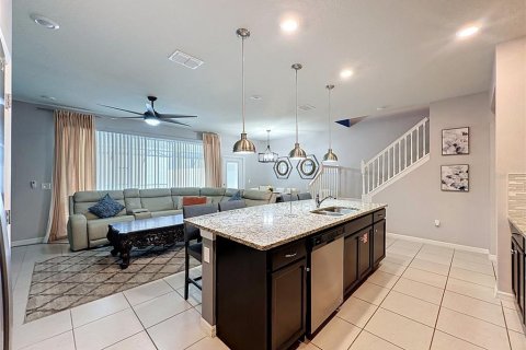 Adosado en venta en Davenport, Florida, 5 dormitorios, 213.02 m2 № 2202313 - foto 13