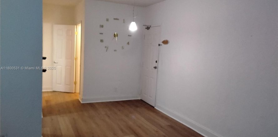 Studio à Condo à Miami Beach, Floride № 1684026