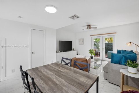 Купить таунхаус в Форт-Лодердейл, Флорида 2 спальни, 98.1м2, № 2026807 - фото 9