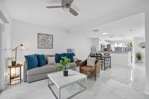 Купить таунхаус в Форт-Лодердейл, Флорида 2 спальни, 98.1м2, № 2026807 - фото 11