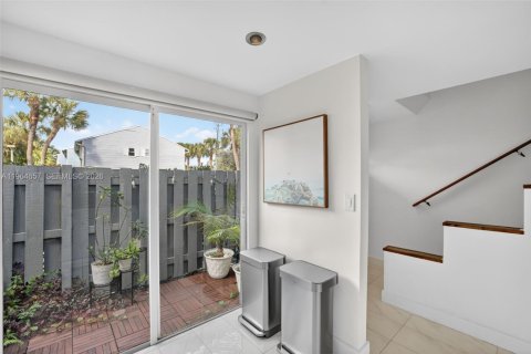 Купить таунхаус в Форт-Лодердейл, Флорида 2 спальни, 98.1м2, № 2026807 - фото 7