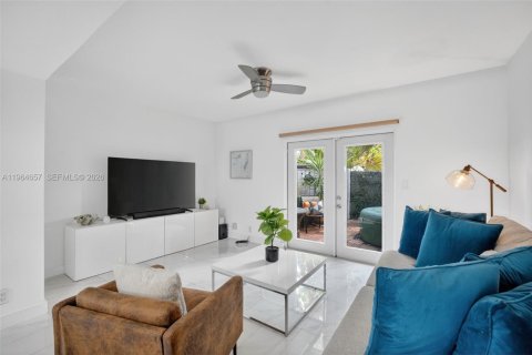 Купить таунхаус в Форт-Лодердейл, Флорида 2 спальни, 98.1м2, № 2026807 - фото 10