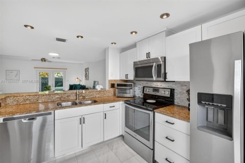 Купить таунхаус в Форт-Лодердейл, Флорида 2 спальни, 98.1м2, № 2026807 - фото 5