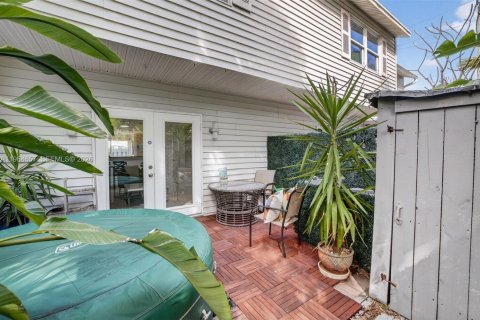 Купить таунхаус в Форт-Лодердейл, Флорида 2 спальни, 98.1м2, № 2026807 - фото 29