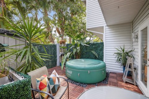 Купить таунхаус в Форт-Лодердейл, Флорида 2 спальни, 98.1м2, № 2026807 - фото 28