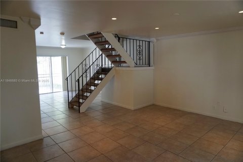 Townhouse in Cutler Bay, Florida 3 bedrooms, 135.45 sq.m. № 1846096 - photo 6