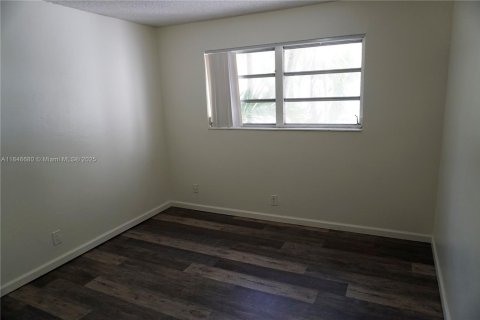 Townhouse in Cutler Bay, Florida 3 bedrooms, 135.45 sq.m. № 1846096 - photo 17