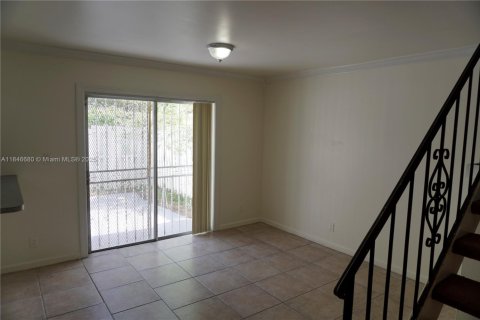 Townhouse in Cutler Bay, Florida 3 bedrooms, 135.45 sq.m. № 1846096 - photo 8