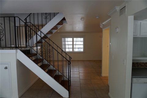 Townhouse in Cutler Bay, Florida 3 bedrooms, 135.45 sq.m. № 1846096 - photo 12