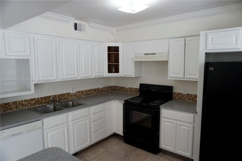 Townhouse in Cutler Bay, Florida 3 bedrooms, 135.45 sq.m. № 1846096 - photo 9