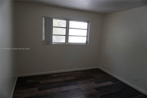 Townhouse in Cutler Bay, Florida 3 bedrooms, 135.45 sq.m. № 1846096 - photo 19