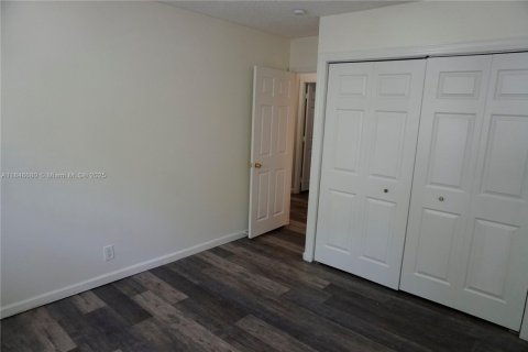 Townhouse in Cutler Bay, Florida 3 bedrooms, 135.45 sq.m. № 1846096 - photo 18