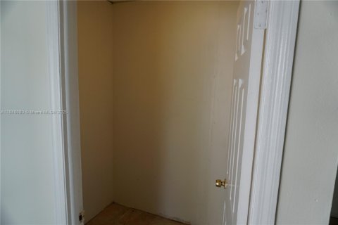 Townhouse in Cutler Bay, Florida 3 bedrooms, 135.45 sq.m. № 1846096 - photo 28