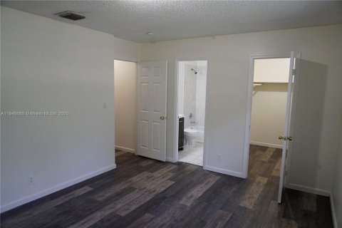 Townhouse in Cutler Bay, Florida 3 bedrooms, 135.45 sq.m. № 1846096 - photo 23
