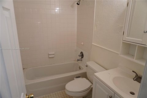 Townhouse in Cutler Bay, Florida 3 bedrooms, 135.45 sq.m. № 1846096 - photo 21