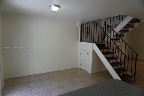 Townhouse in Cutler Bay, Florida 3 bedrooms, 135.45 sq.m. № 1846096 - photo 13