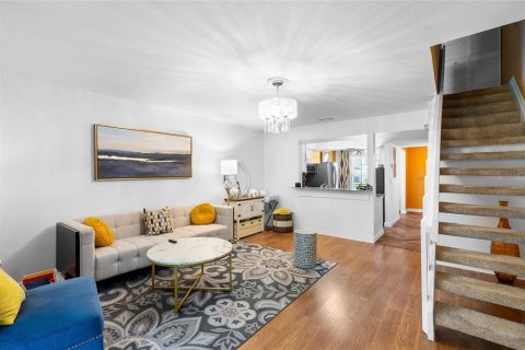 Adosado en venta en Tampa, Florida, 2 dormitorios, 101.64 m2 № 1592380 - foto 2