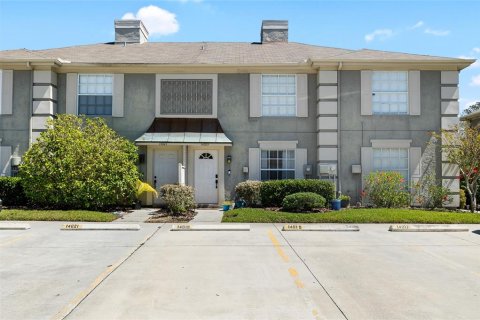 Adosado en venta en Tampa, Florida, 2 dormitorios, 101.64 m2 № 1592380 - foto 1