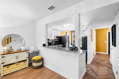 Adosado en venta en Tampa, Florida, 2 dormitorios, 101.64 m2 № 1592380 - foto 11