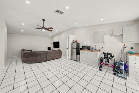 Villa ou maison à vendre à Zephyrhills, Floride: 4 chambres, 200.2 m2 № 2229853 - photo 11