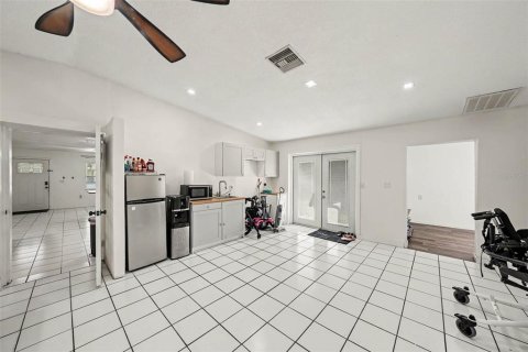 Villa ou maison à vendre à Zephyrhills, Floride: 4 chambres, 200.2 m2 № 2229853 - photo 10