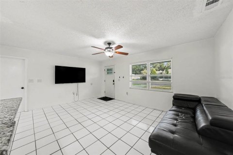 Villa ou maison à vendre à Zephyrhills, Floride: 4 chambres, 200.2 m2 № 2229853 - photo 3