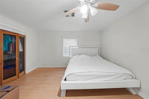 Villa ou maison à vendre à Zephyrhills, Floride: 4 chambres, 200.2 m2 № 2229853 - photo 18