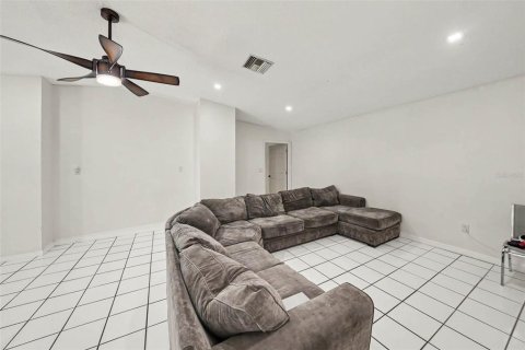 Villa ou maison à vendre à Zephyrhills, Floride: 4 chambres, 200.2 m2 № 2229853 - photo 12