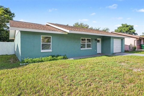Villa ou maison à vendre à Zephyrhills, Floride: 4 chambres, 200.2 m2 № 2229853 - photo 2