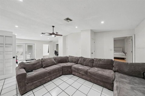Villa ou maison à vendre à Zephyrhills, Floride: 4 chambres, 200.2 m2 № 2229853 - photo 13