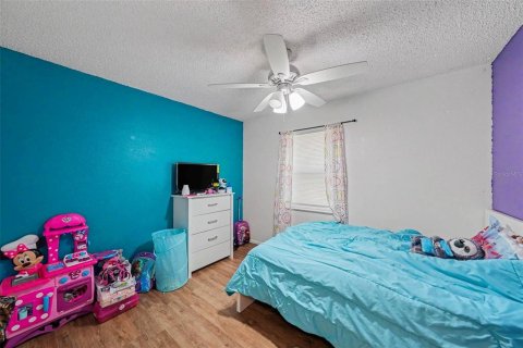 Villa ou maison à vendre à Zephyrhills, Floride: 4 chambres, 200.2 m2 № 2229853 - photo 21