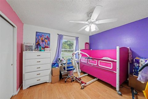 Villa ou maison à vendre à Zephyrhills, Floride: 4 chambres, 200.2 m2 № 2229853 - photo 20